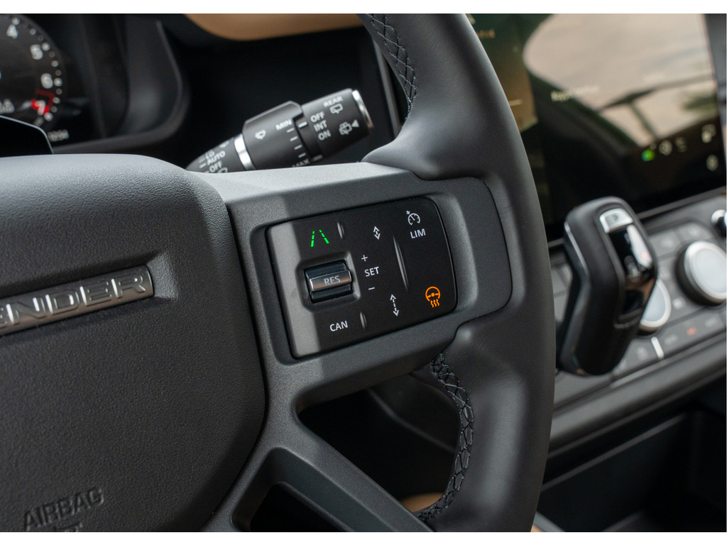 Land Rover Defender 110 P300e 110 X-Dynamic HSE - 29