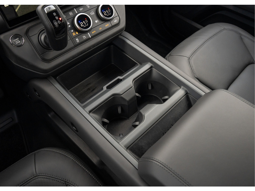 Land Rover Defender 110 P300e 110 X-Dynamic HSE - 26