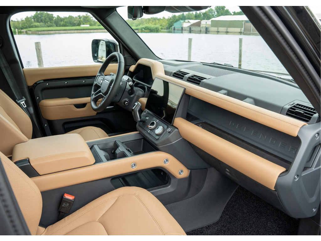 Land Rover Defender 110 P300e 110 X-Dynamic HSE - 15