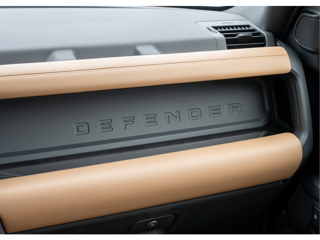 Land Rover Defender 110 P300e 110 X-Dynamic HSE - 17