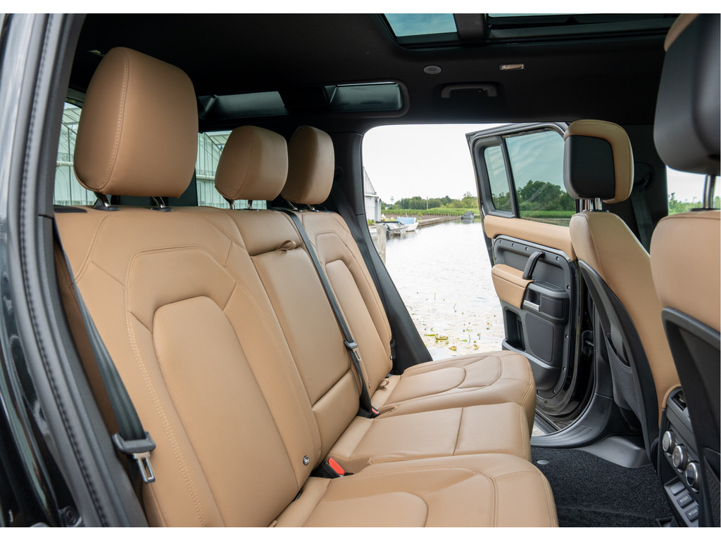Land Rover Defender 110 P300e 110 X-Dynamic HSE - 19