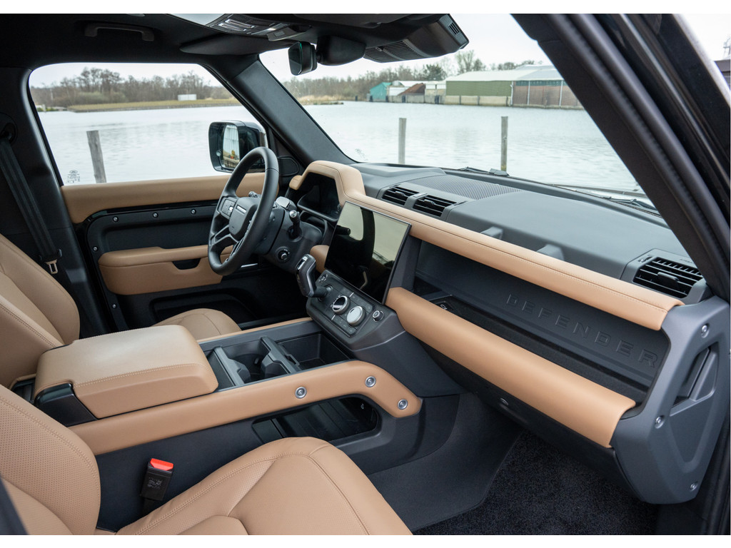 Land Rover Defender 110 P300e 110 X-Dynamic HSE - 16