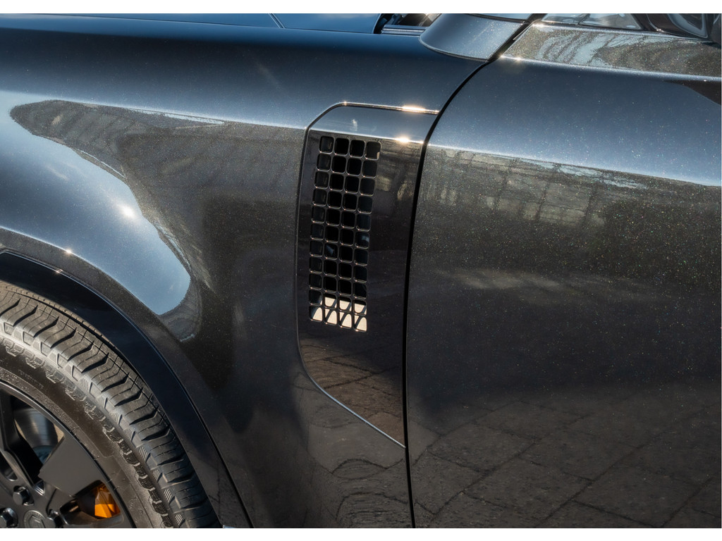 Land Rover Defender 110 P300e 110 X-Dynamic HSE - 41