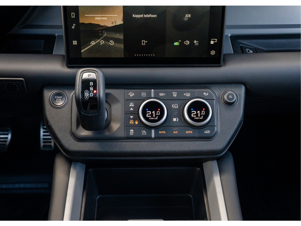 Land Rover Defender 110 P300e X - 22