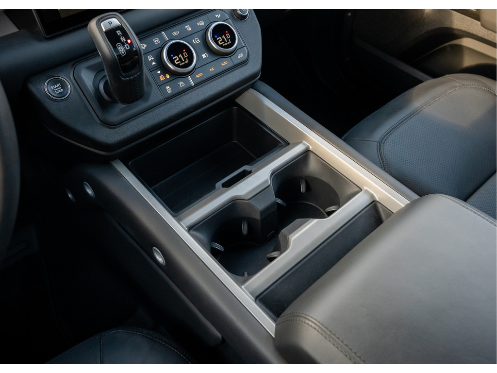 Land Rover Defender 110 P300e X - 23
