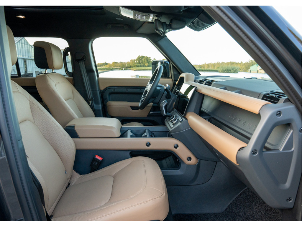 Land Rover Defender 110 P300e 110 X-Dynamic HSE - 17