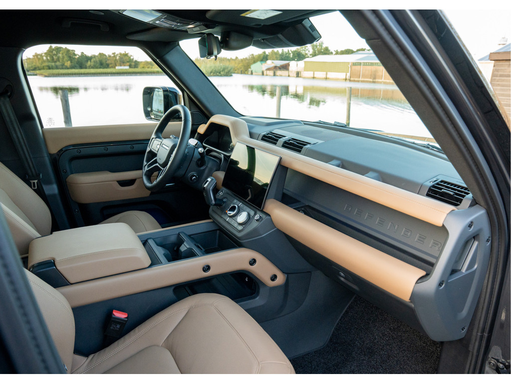 Land Rover Defender 110 P300e 110 X-Dynamic HSE - 18
