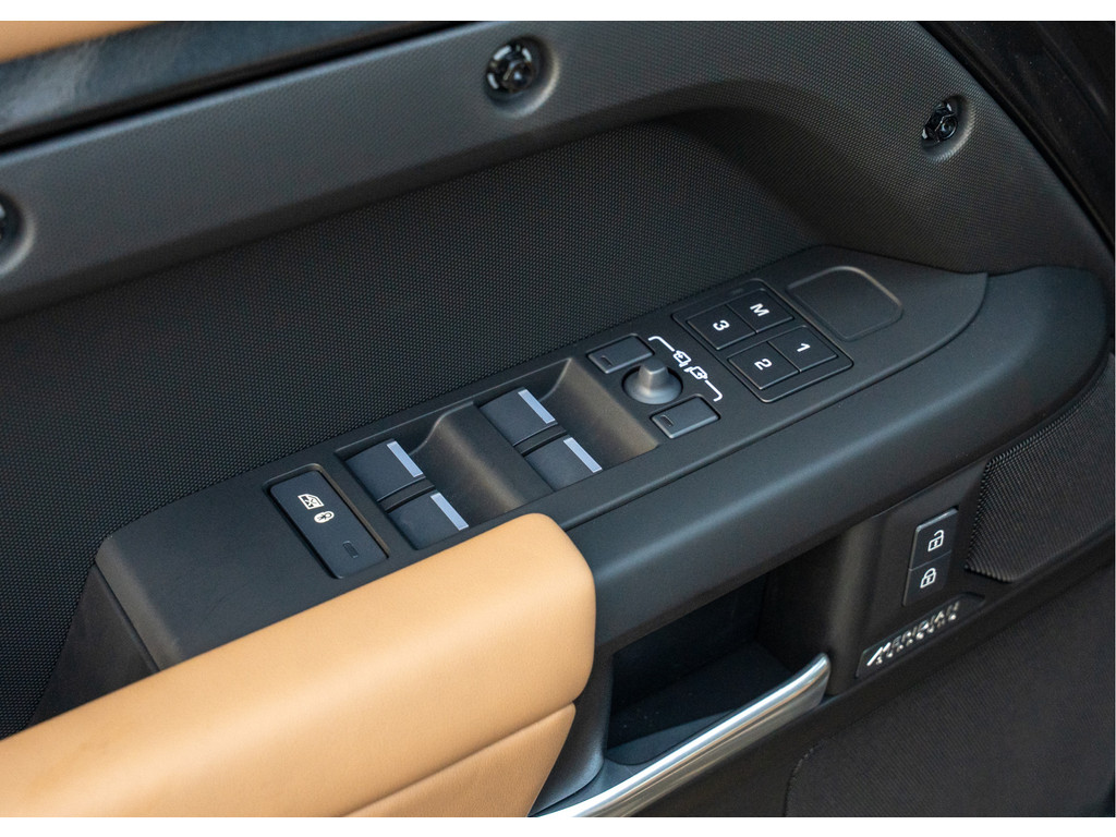Land Rover Defender 110 P300e 110 X-Dynamic HSE - 19