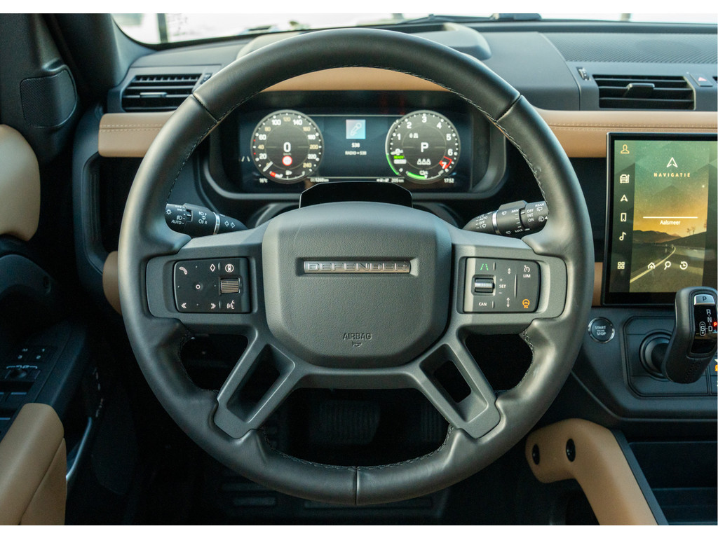 Land Rover Defender 110 P300e 110 X-Dynamic HSE - 23