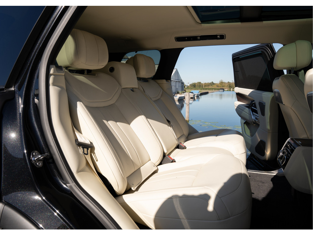 Land Rover Range Rover P460e LWB Autobiography - 19