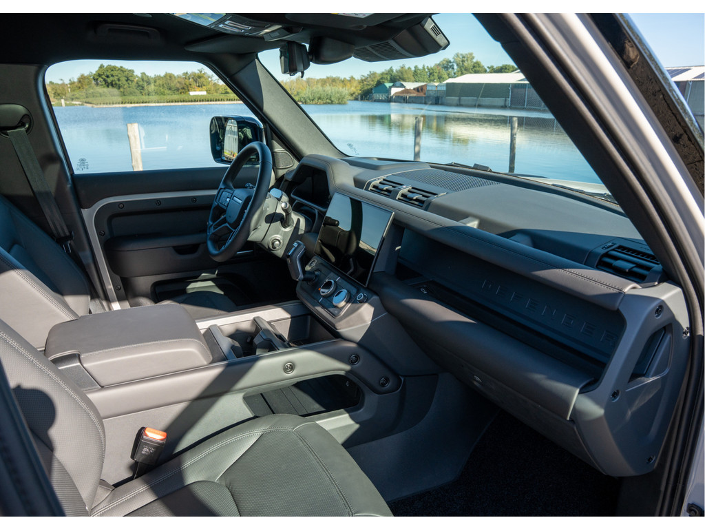 Land Rover Defender 110 P300e 110 X-Dynamic HSE - 19