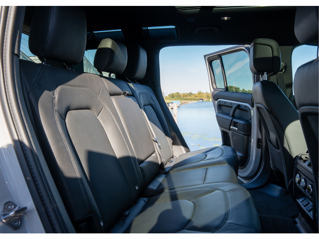 Land Rover Defender 110 P300e 110 X-Dynamic HSE - 22