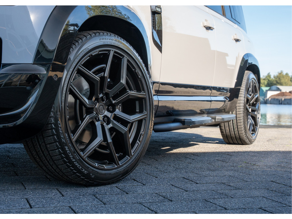 Land Rover Defender 110 P300e 110 X-Dynamic HSE - 46
