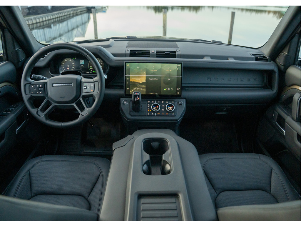 Land Rover Defender 110 P300e 110 X-Dynamic HSE - 11