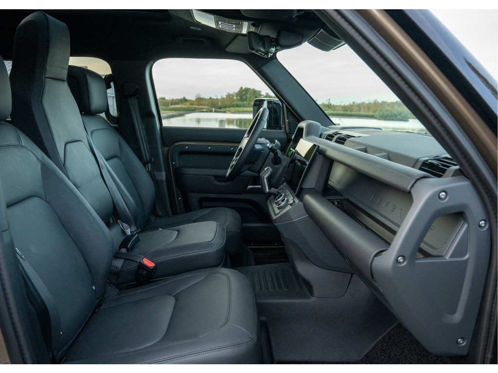 Land Rover Defender 110 P300e 110 X-Dynamic HSE - 12