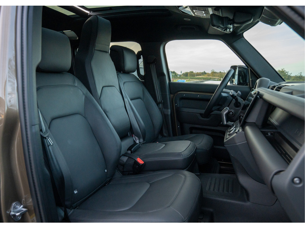 Land Rover Defender 110 P300e 110 X-Dynamic HSE - 13