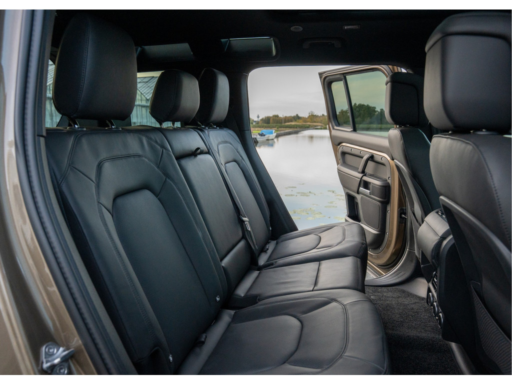 Land Rover Defender 110 P300e 110 X-Dynamic HSE - 17