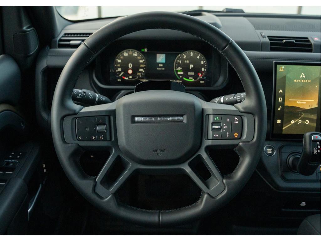 Land Rover Defender 110 P300e 110 X-Dynamic HSE - 18