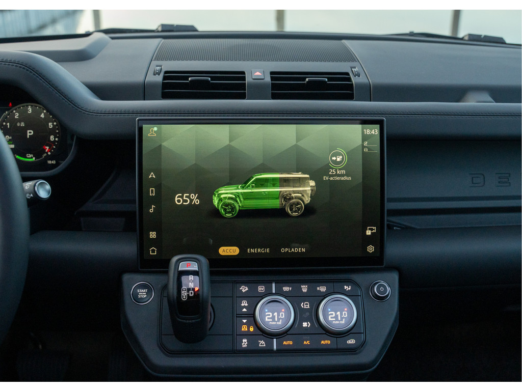 Land Rover Defender 110 P300e 110 X-Dynamic HSE - 29