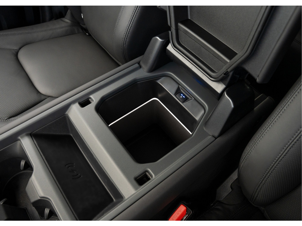 Land Rover Defender 110 P300e X-Dynamic HSE - 37