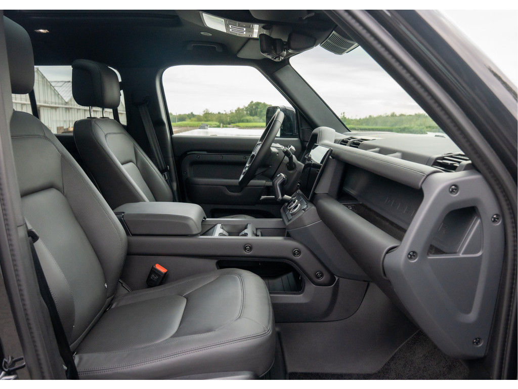 Land Rover Defender 110 P300e X-Dynamic HSE - 24