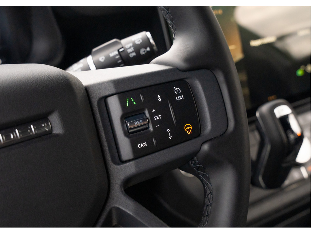 Land Rover Defender 110 P300e 110 X-Dynamic HSE - 25