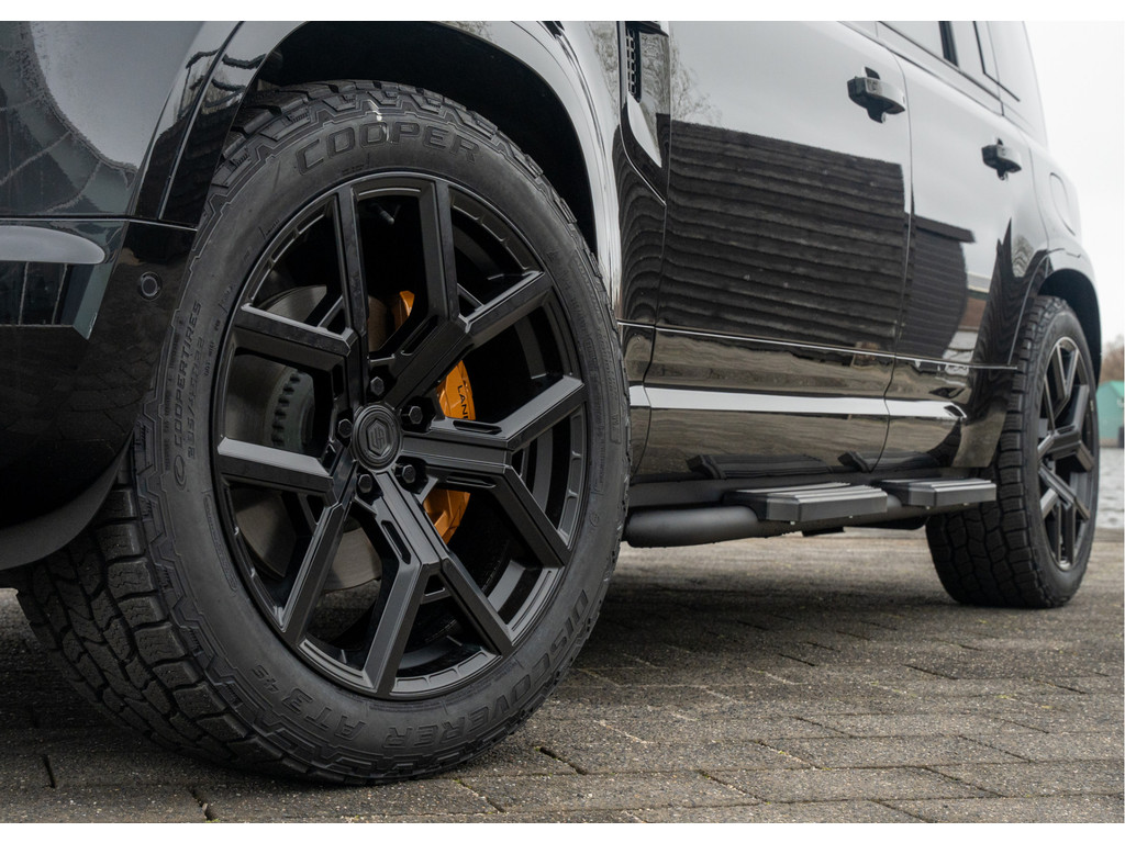 Land Rover Defender 110 P300e 110 X-Dynamic HSE - 47