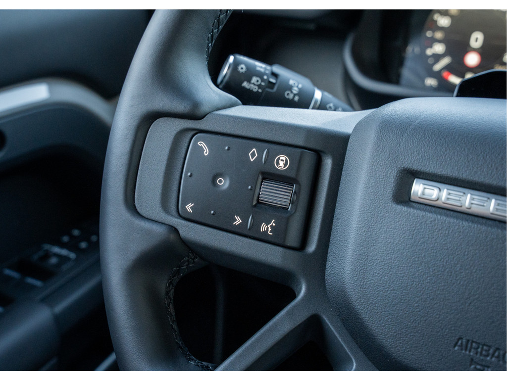 Land Rover Defender 110 P300e 110 X-Dynamic HSE - 27