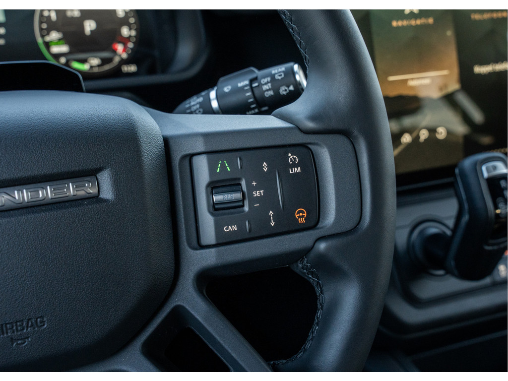 Land Rover Defender 110 P300e 110 X-Dynamic HSE - 28