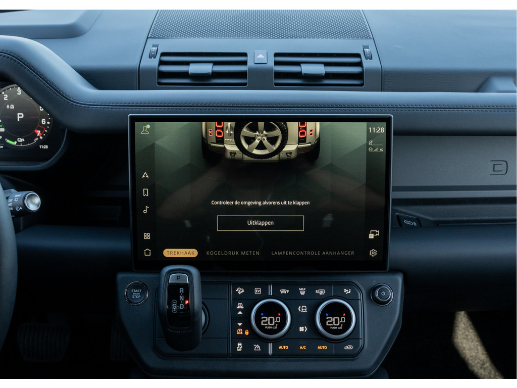 Land Rover Defender 110 P300e 110 X-Dynamic HSE - 36