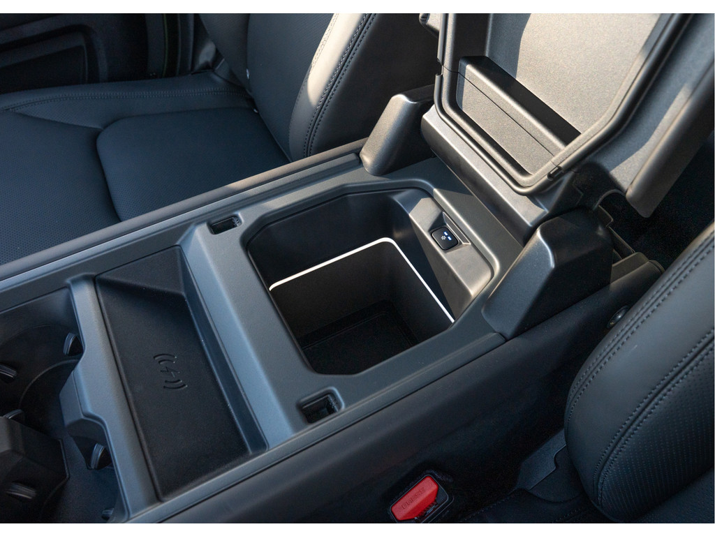 Land Rover Defender 110 P300e 110 X-Dynamic HSE - 26