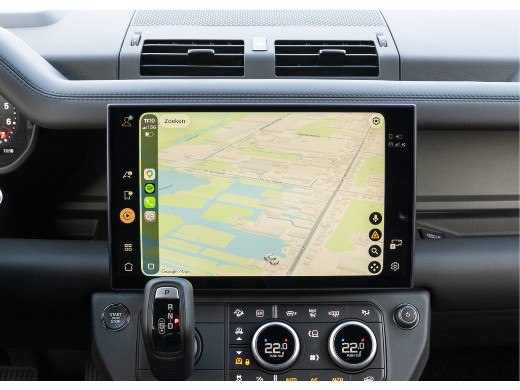Land Rover Defender 110 P300e 110 X-Dynamic HSE - 38